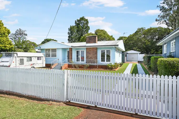 13 Lloyd St, Harristown QLD 4350