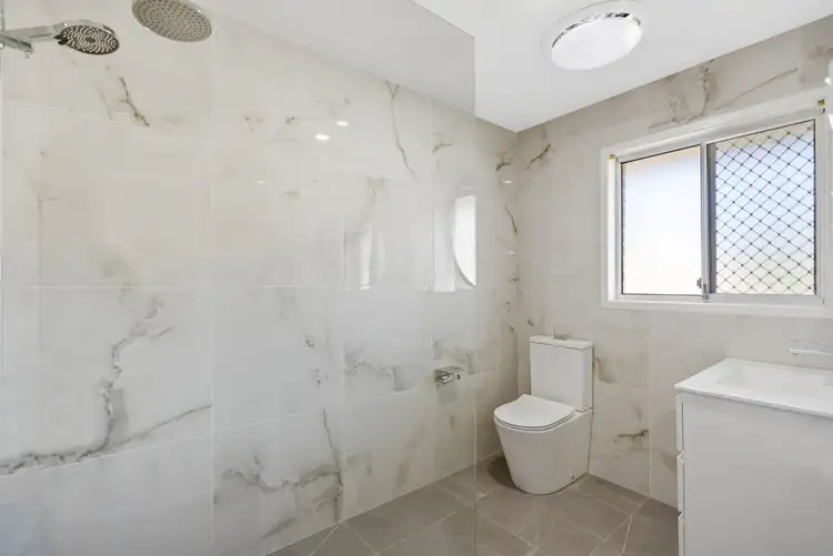 1 Quandong Ct, Molendinar QLD 4214