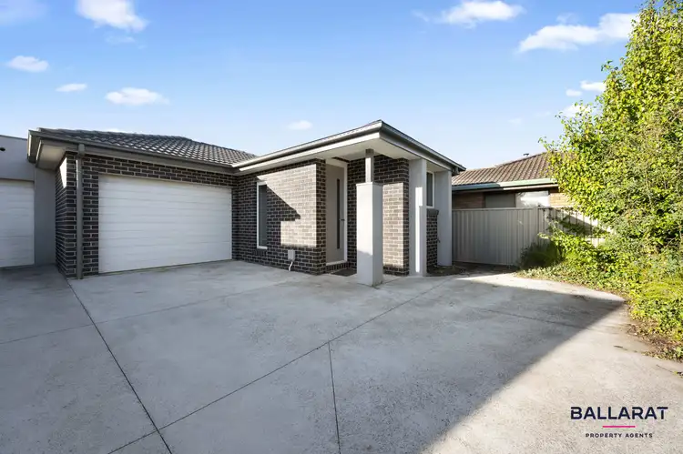 2/53 Vale St, Alfredton VIC 3350