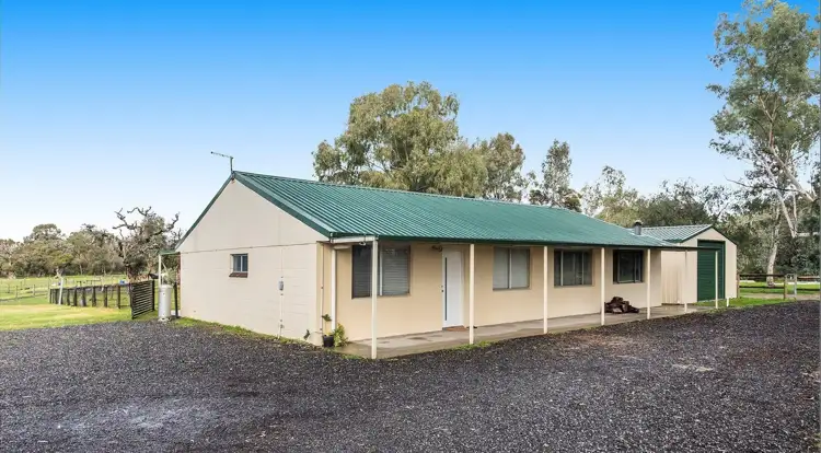 70 Boomerang Rd, Oldbury WA 6121