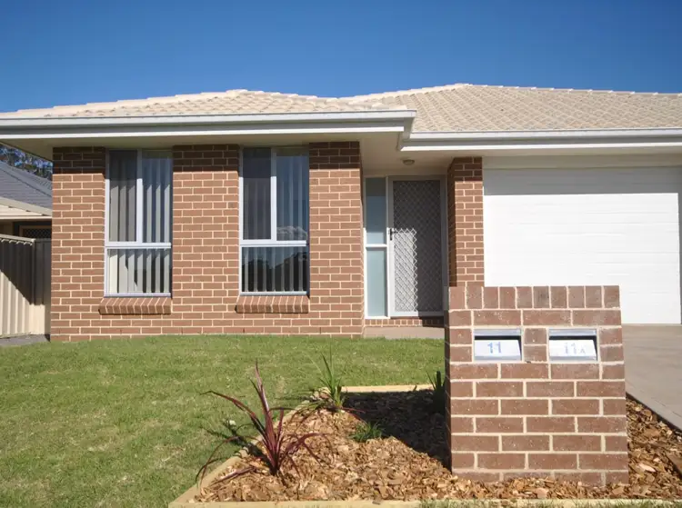 11 Candlebark Cl