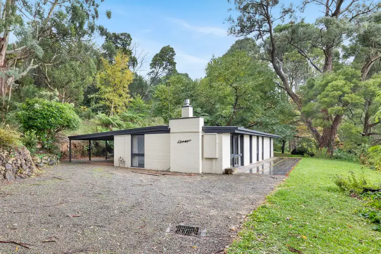 15 Warwick Farm Rd, Olinda VIC 3788