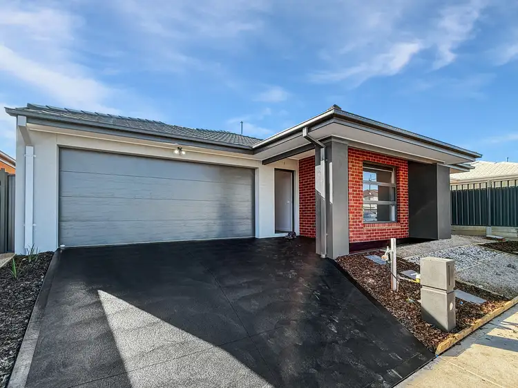 4 Skeleton Ave, Truganina VIC 3029