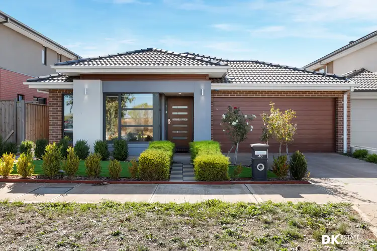 40 Willowbank Cct, Thornhill Park VIC 3335