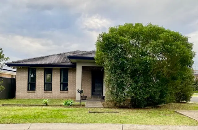 21 Moluccana Cres, Ropes Crossing NSW 2760