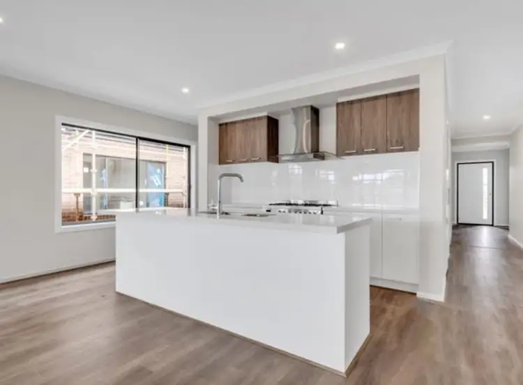 Fifth view of Homely house listing, 10 Murray St, Beveridge VIC 3753