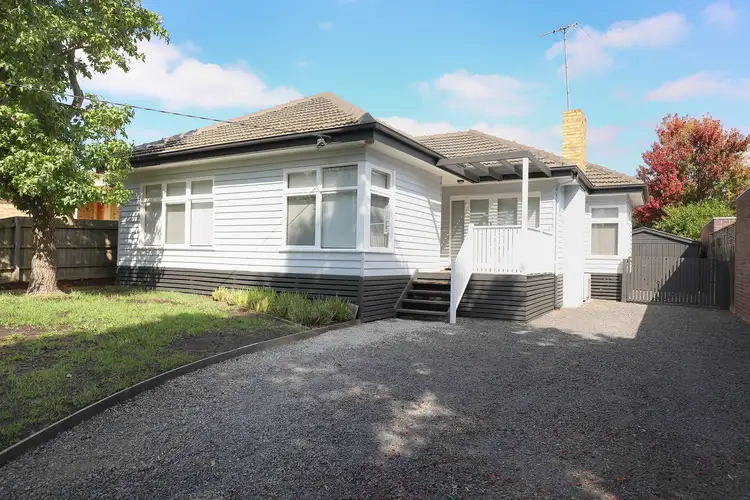 24 Lyndhurst Cres, Box Hill North VIC 3129