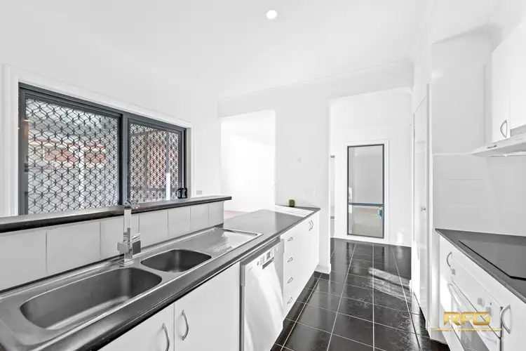 Fifth view of Homely house listing, 2 Keswick Ct, Delahey VIC 3037