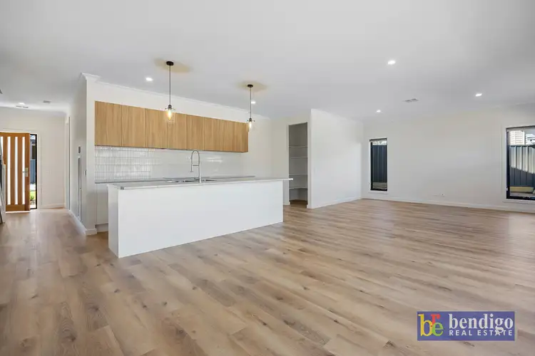 3/7 Glencoe St, Kennington VIC 3550
