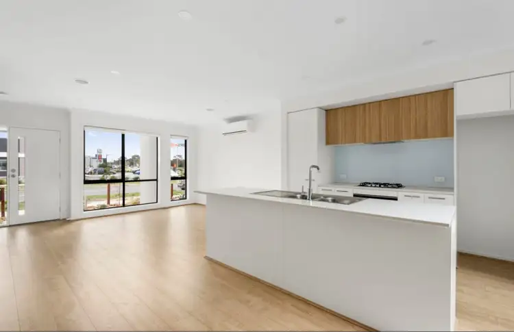 11 Longreach Rd, Armstrong Creek VIC 3217