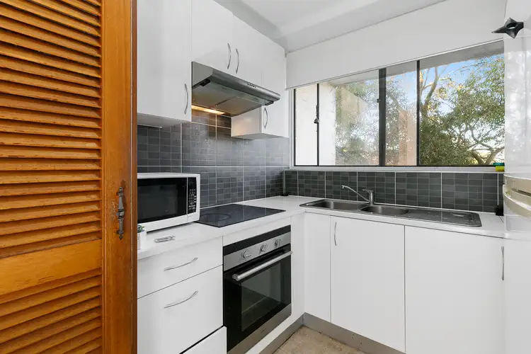 Third view of Homely apartment listing, 3/10 Francis Street, Dee Why NSW 2099