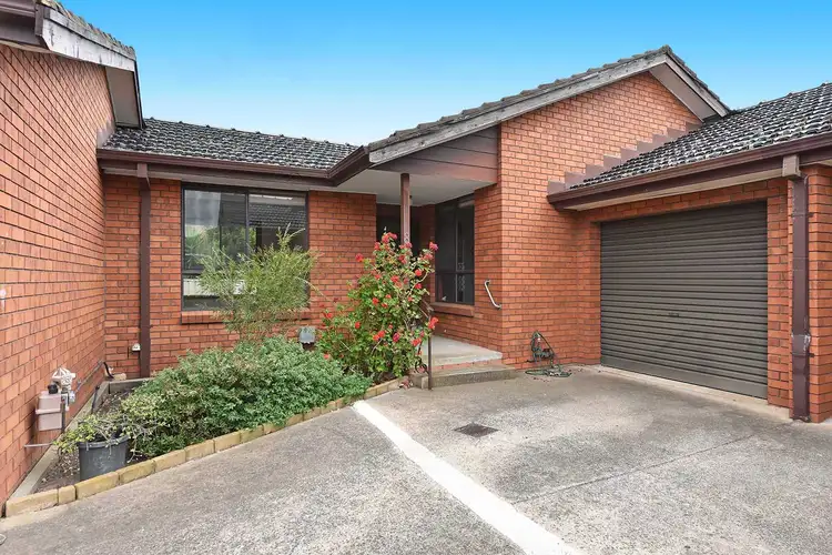 8/2-4 Carmyle Ct, Avondale Heights VIC 3034