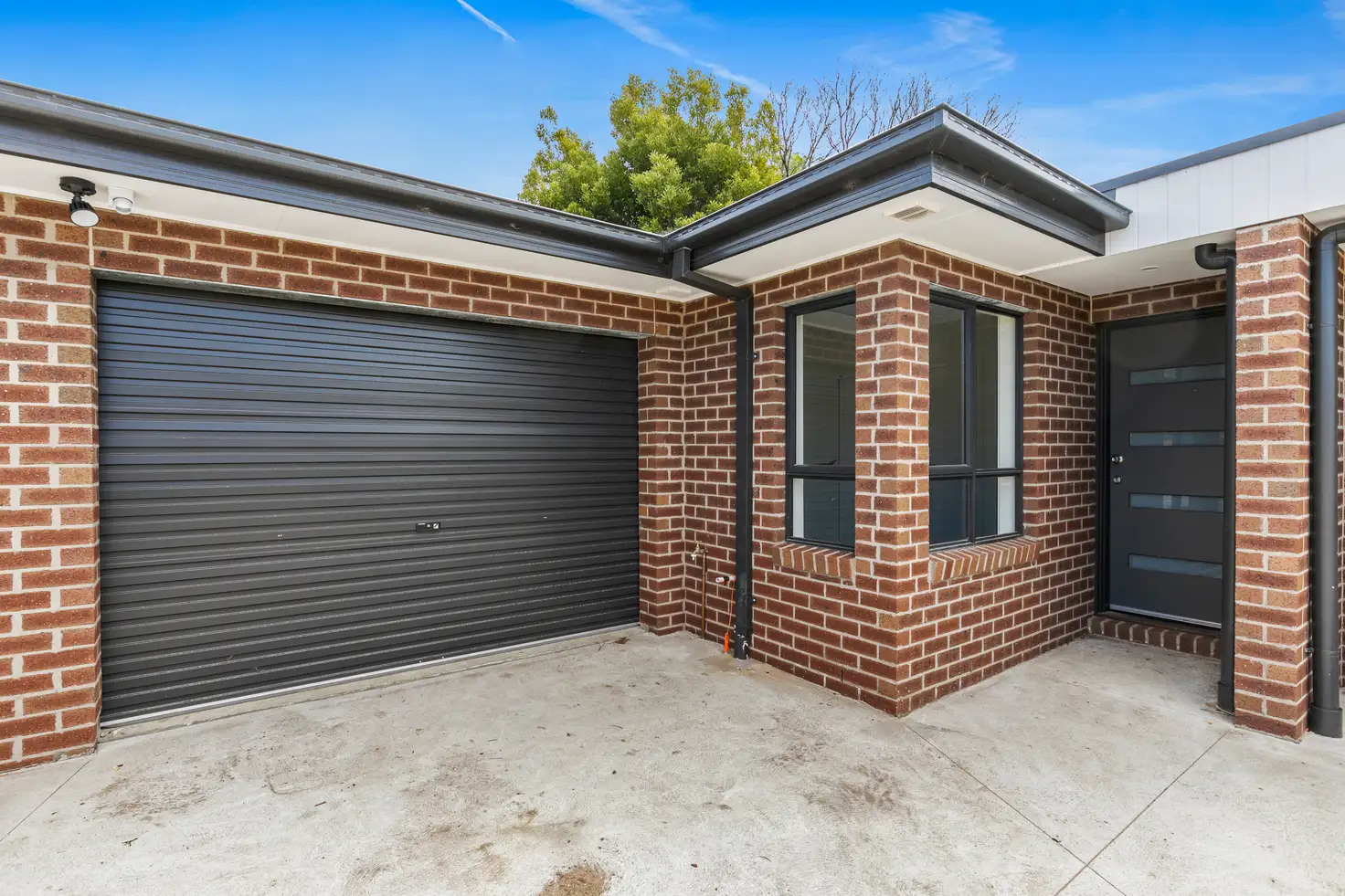 Main view of Homely townhouse listing, 2/19 Townsend Rd, Whittington VIC 3219