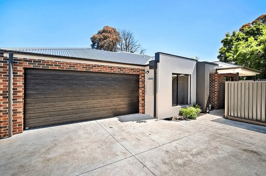Main view of Homely townhouse listing, 2/61 Gillies St S, Alfredton VIC 3350
