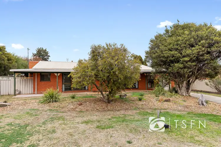 40 Clee Cres, Strathdale VIC 3550