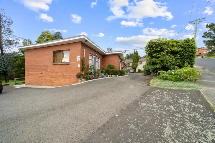 2 Gerrard St