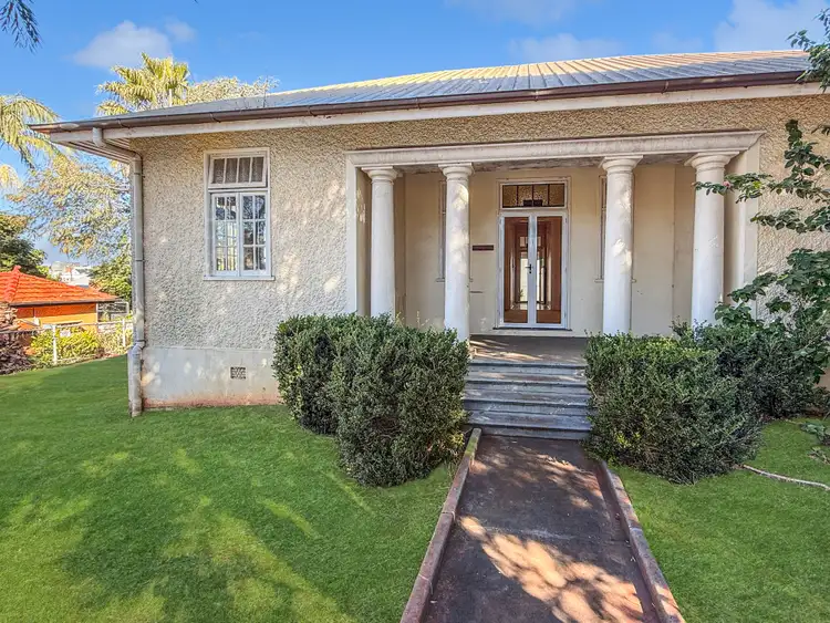 6 Royal St, Toowoomba City QLD 4350