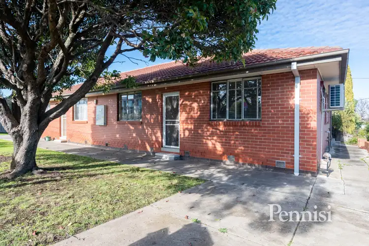 2/37 Roberts Road, Airport West VIC 3042