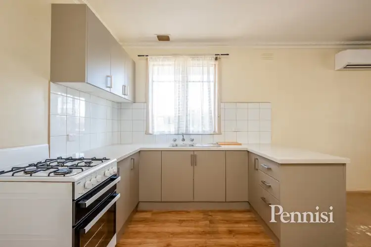 2/37 Roberts Road, Airport West VIC 3042