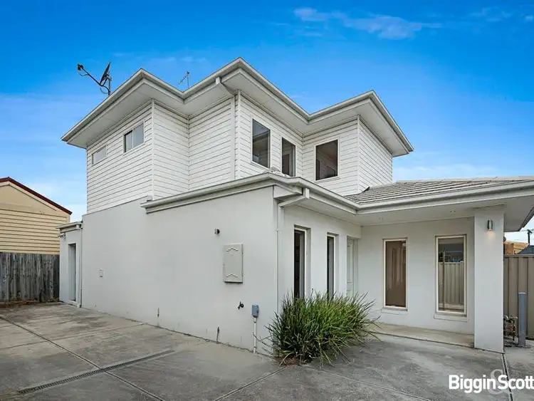 2/23 Wattle Road, Maidstone VIC 3012