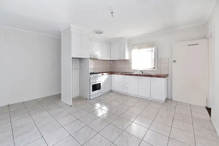 2/100 Haldane Rd, Niddrie VIC 3042