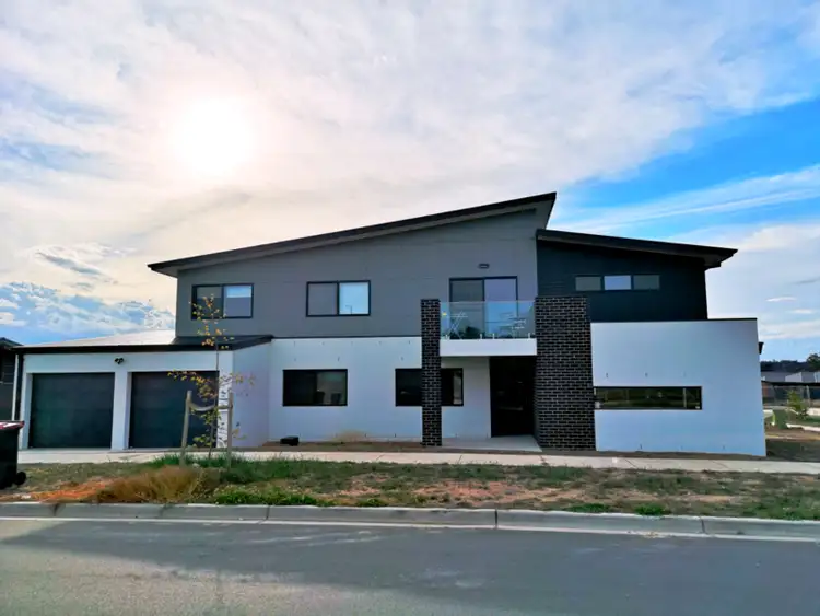 3A Booroolong St, Throsby ACT 2914