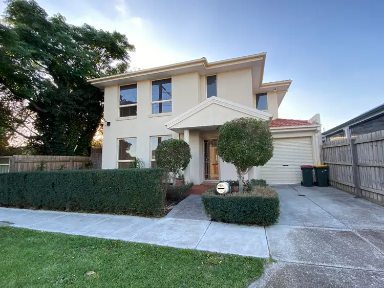18 Davis Avenue, Avondale Heights VIC 3034