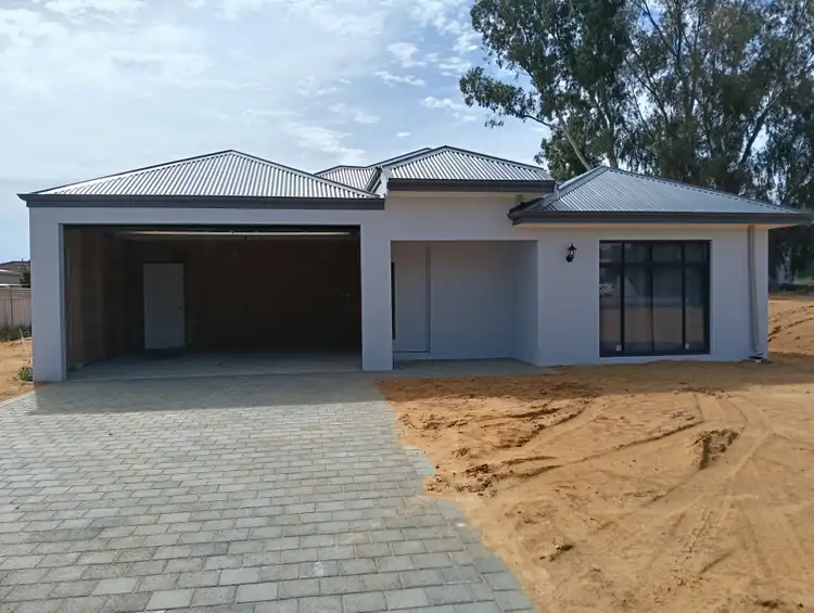 22 Powell Cres, Quairading WA 6383