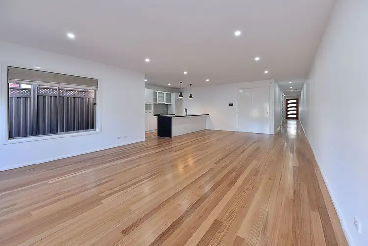 9A Medfield Ave, Avondale Heights VIC 3034