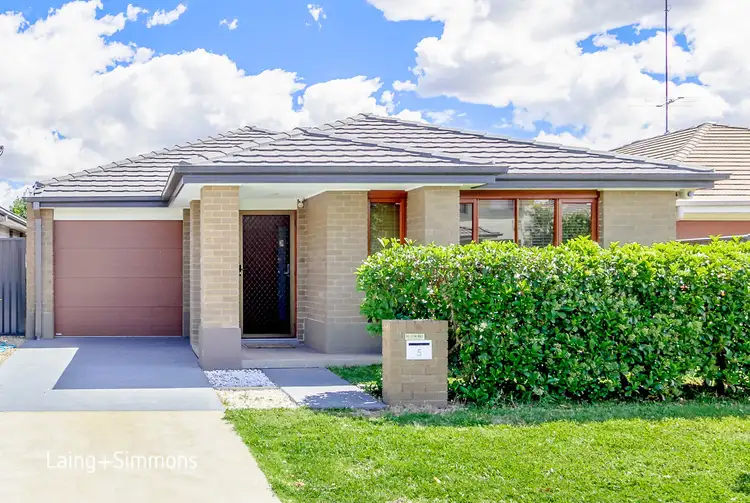 5 Mackay Circuit, Ropes Crossing NSW 2760