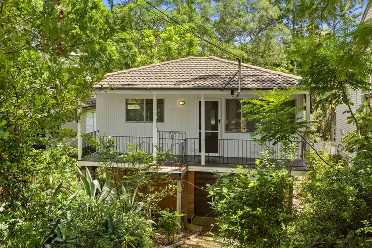 85 Ninth Avenue, St Lucia QLD 4067