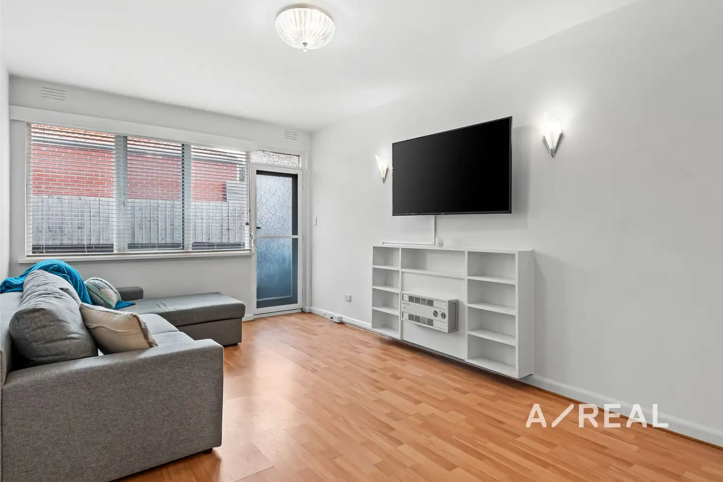 Main view of Homely apartment listing, 4/50 Robert Street, Bentleigh VIC 3204