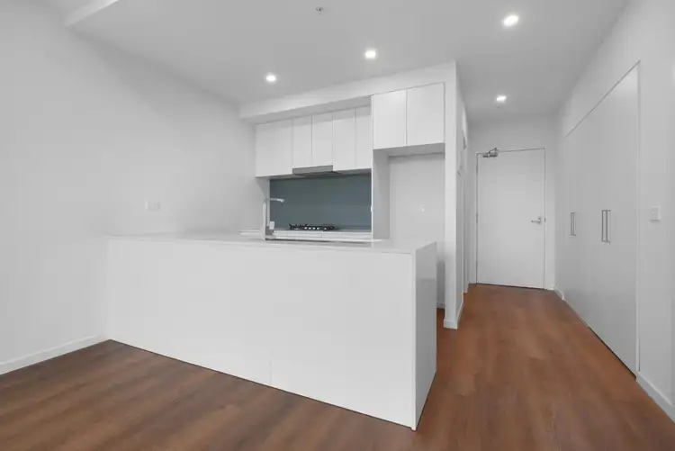 401/2 Bailey Cres, Oak Park VIC 3046