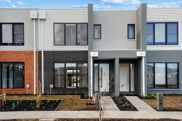11 Kawana Mews, Cranbourne VIC 3977
