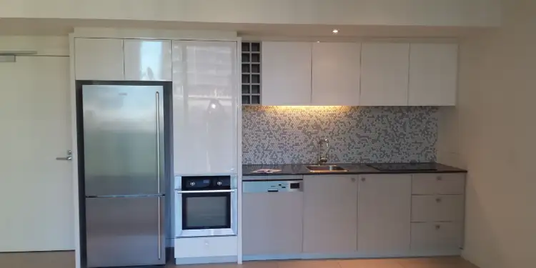 10C/8 Waterside Pl, Docklands VIC 3008
