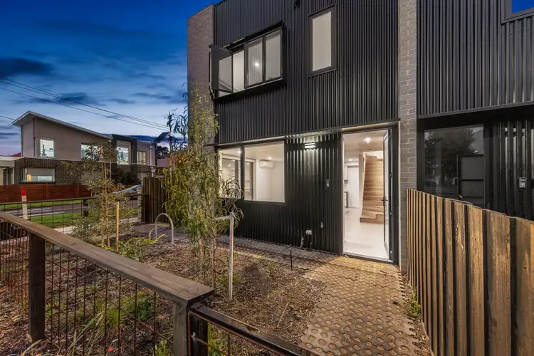 18 Clarendon St, Thornbury VIC 3071