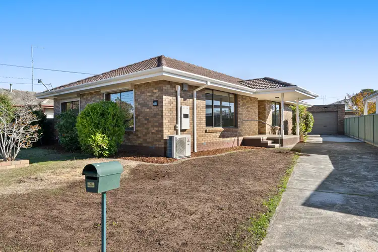 11 Halbert St, Wendouree VIC 3355