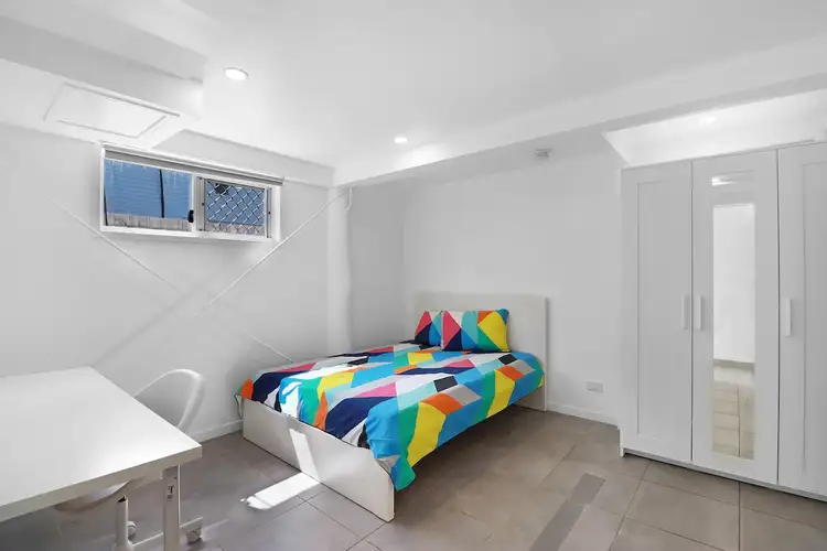 Room 4 - 32 Ellis St, Stones Corner QLD 4120