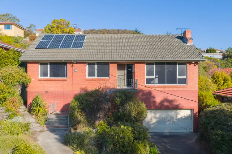 41 Henley St, Lindisfarne TAS 7015