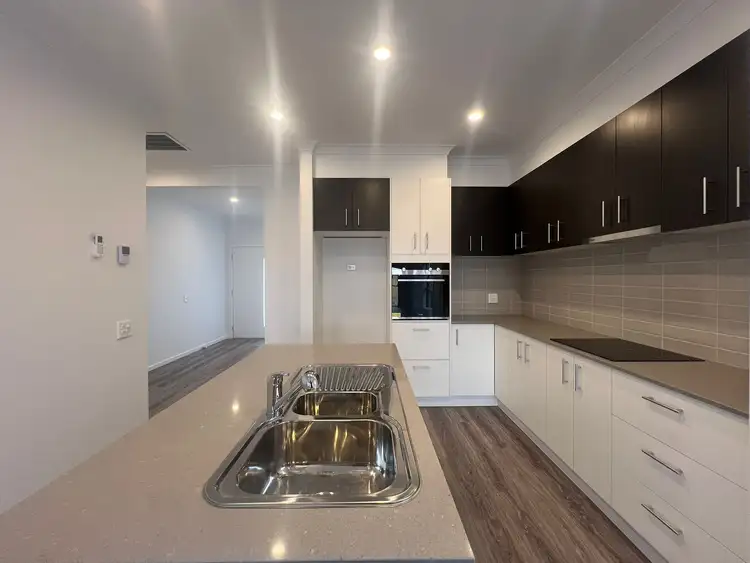 Main view of Homely townhouse listing, 15 RICE FLOWER Cres, Strathtulloh VIC 3338