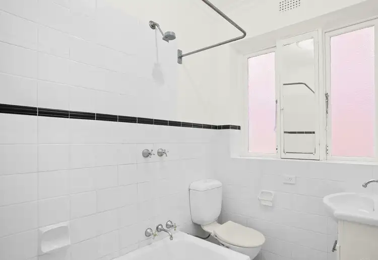 Fifth view of Homely apartment listing, 3/291 Arden St, Coogee NSW 2034