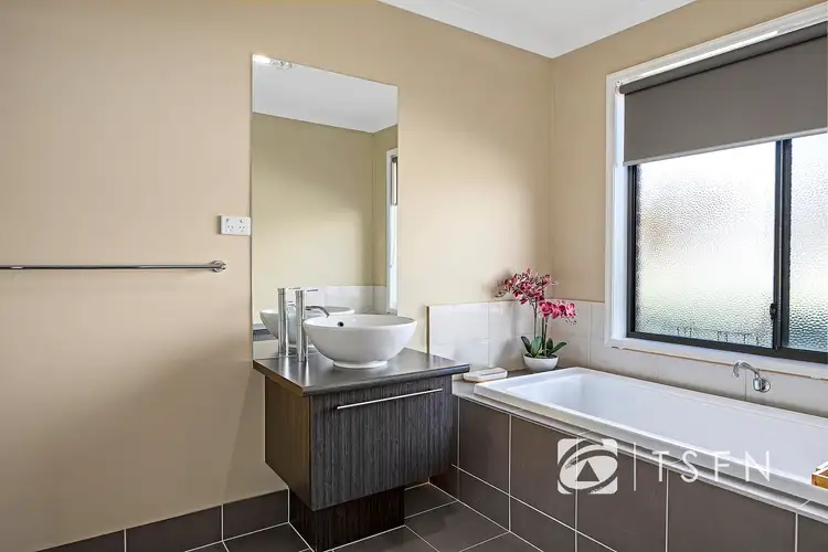 Fifth view of Homely house listing, 5 Akins Rise, Golden Square VIC 3555