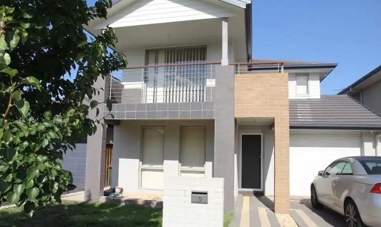 5 THE PARKWAY AVE, Moorebank NSW 2170