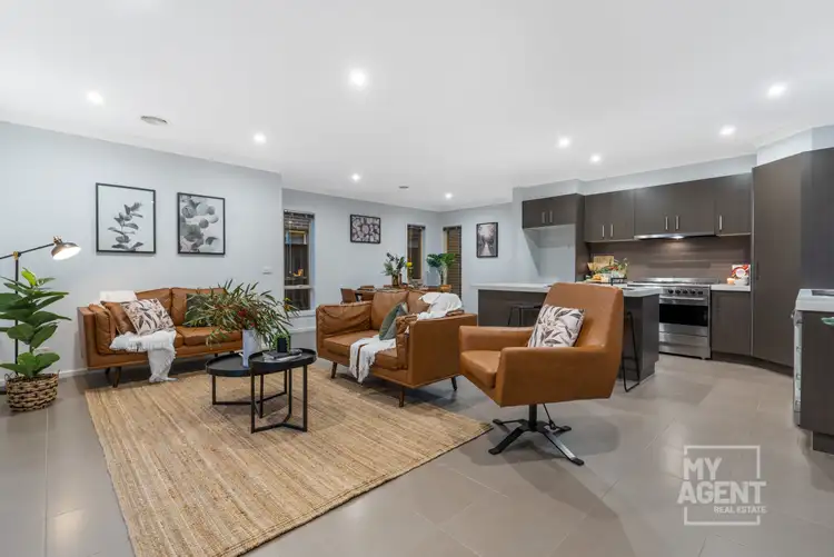 Second view of Homely house listing, 48 Highbury Cct, Craigieburn VIC 3064