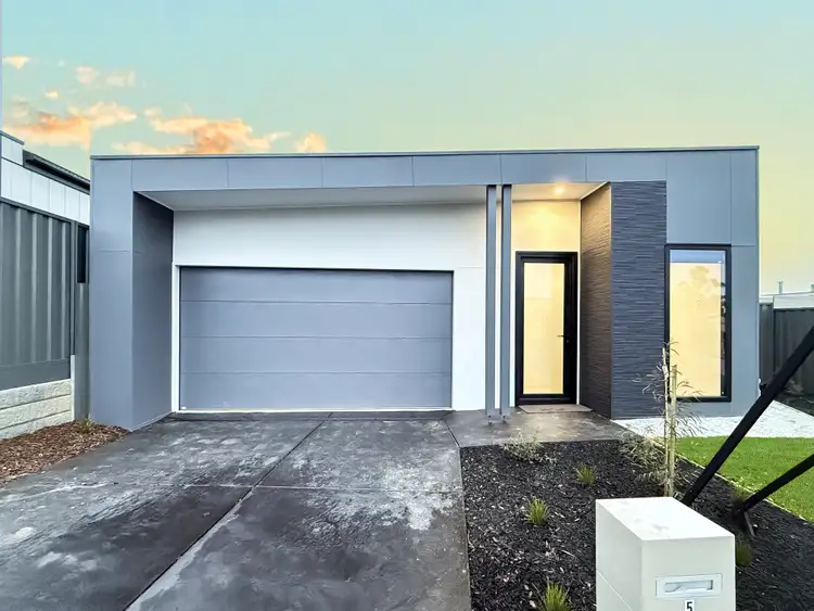 5 Snowbasin Court, Pakenham VIC 3810