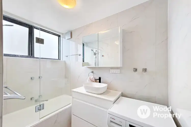 Fourth view of Homely apartment listing, 2/3 Browning St, Elwood VIC 3184