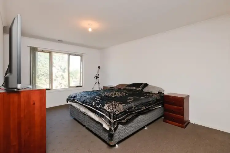 Fifth view of Homely house listing, 15 Northumberland Cct, Craigieburn VIC 3064