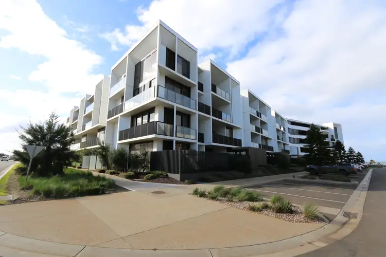 407/33 Quay Blvd, Werribee South VIC 3030