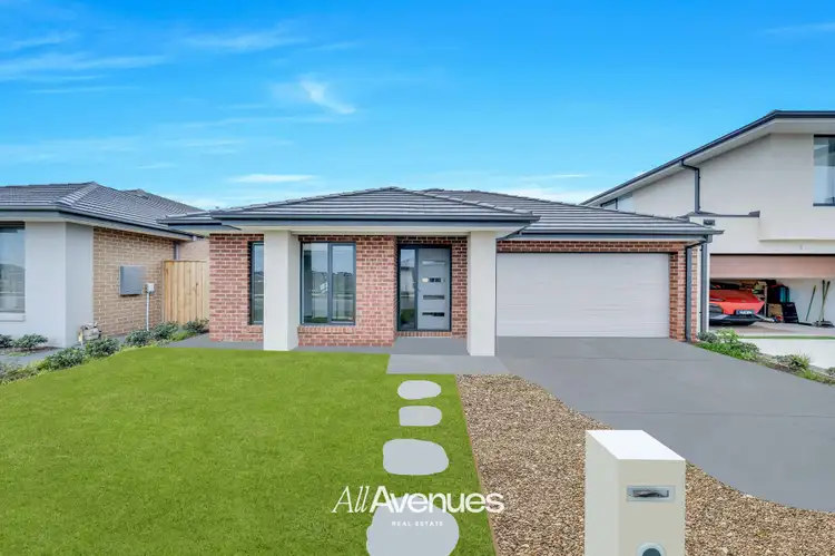 7 Cresswell St, Clyde North VIC 3978