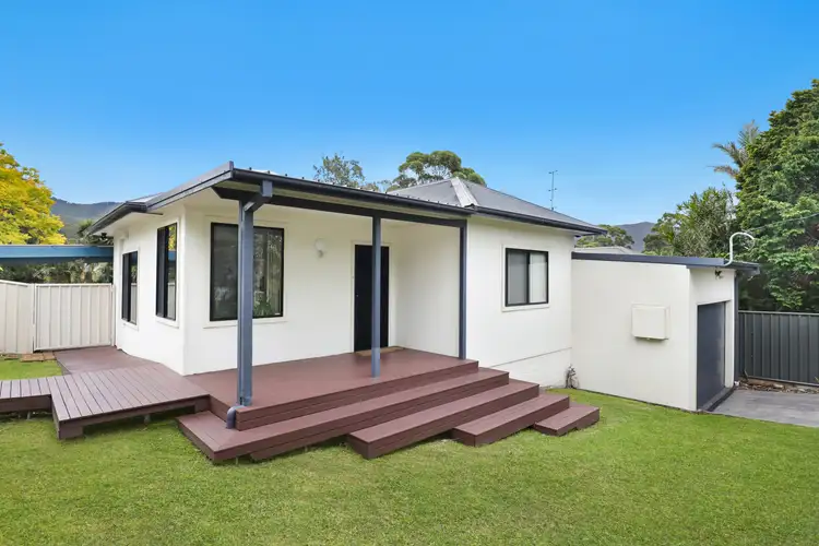 54 Bassett St, Fairy Meadow NSW 2519